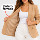 Blazer femenino curvy de manga fruncida