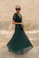 Vestido largo de mujer con escote en V y cintura plisada