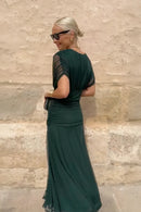 Vestido largo de mujer con escote en V y cintura plisada