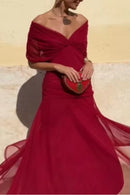 Vestido largo de mujer con escote en V y cintura plisada