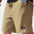 Shorts estructurados de hombre con cintura elástica