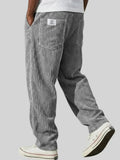 Pantalón amplio de hombre con bolsillos y cintura ajustable