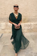 Vestido largo de mujer con escote en V y cintura plisada