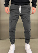 Pantalón cargo de hombre con bolsillos profundos