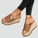 Sandalias de cuña para mujer con detalle trenzado