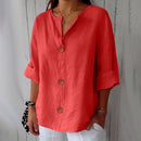 Camisa de mujer con escote en V y botones de madera