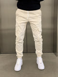 Pantalón cargo de hombre con bolsillos profundos