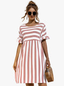 Vestido de playa a rayas para mujer con mangas de volantes