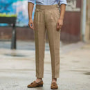 Pantalón de vestir de hombre con pinzas y cintura alta