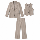 Conjunto de 3 Prendas — Blazer, Chaleco y Pantalón Taupe — Foto de la oferta completa