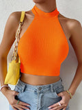Top halter corto de mujer con cuello alto y textura acanalada