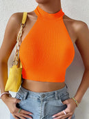 Top halter corto de mujer con cuello alto y textura acanalada