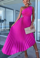 Vestido largo plisado de fiesta con un hombro descubierto