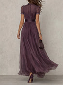 Vestido largo de fiesta con detalle de encaje y cintura fruncida